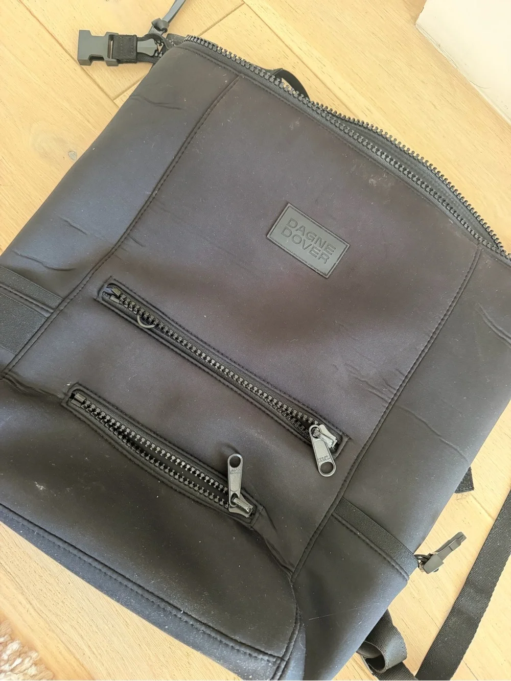 Dagne Dover minimalist roll